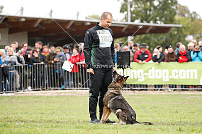 Ajahnique Magna Pesna